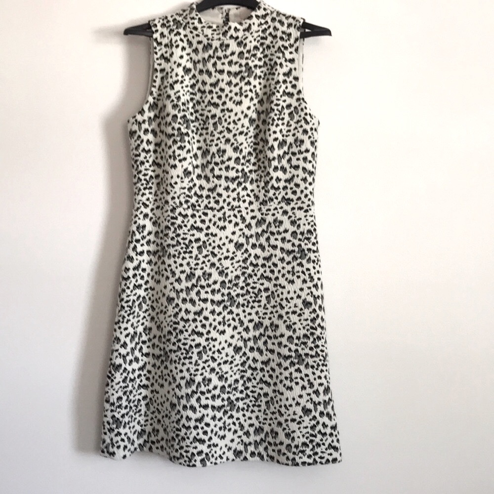 Loft sleeveless fully lined midi dress. Size 8